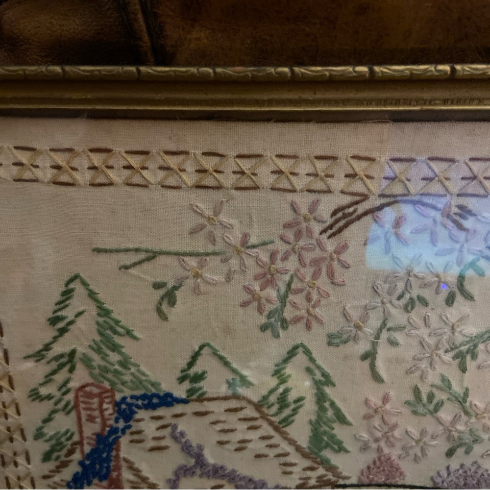 Vintage Crewel Embroidery Picture Old Oaken Bucket Framed Linen Art Cottagecore - Picture 8 of 9